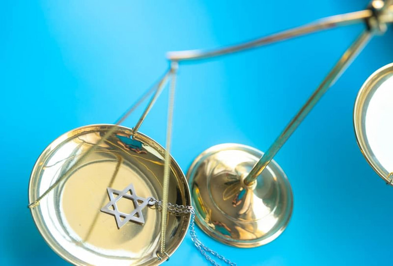 מה ההבדל בין טוען רבני לעורך דין?