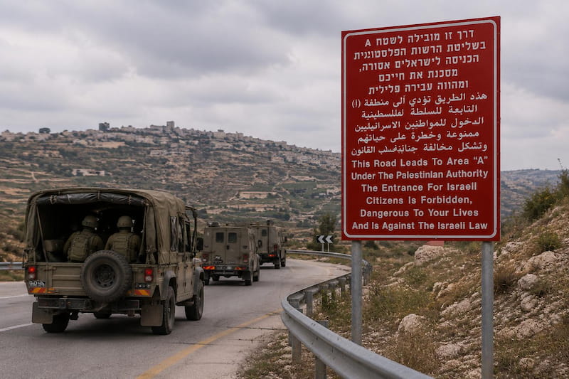 גם כאשר הכניסה לשטחי A אסורה, המדינה עשויה להידרש לסכן את כוחות הביטחון כדי להגן על אזרחיה. אילוסטרציה: AI