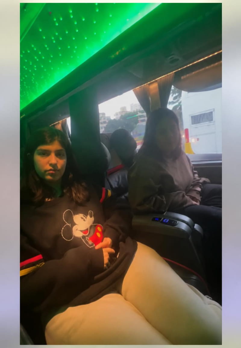 רגע האיתור בארגנטינה. לאחר שהתברר כי השתיים בריאות ואינן חשודות בעבירה, הן שוחררו להמשיך בדרכן. צילום: דוברות המשטרה