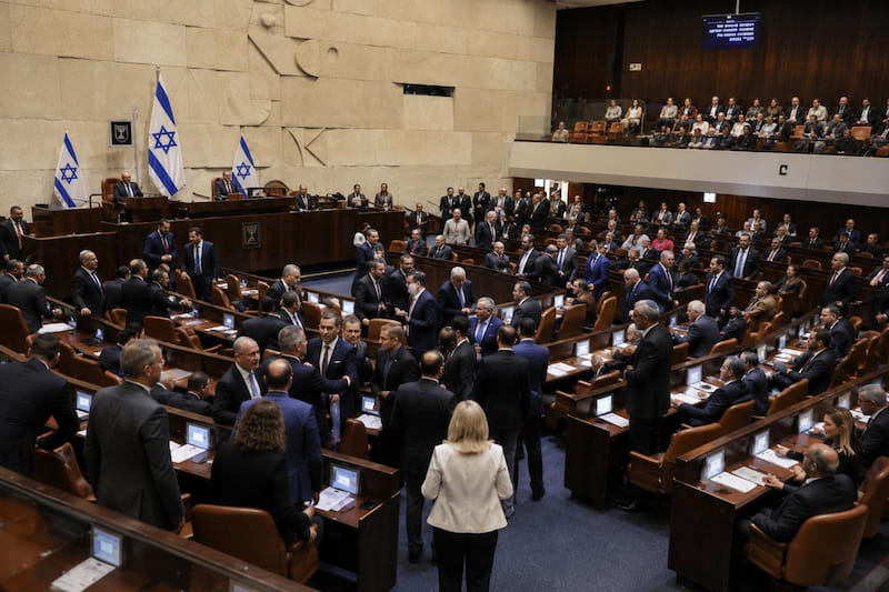 העימות סביב החקיקה והחלטות בג"ץ מעורר שוב את הדיון על גבולות הכוח של רשויות השלטון, אילוסטרציה: AI