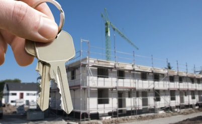 לפני שחותמים: ממה צריך להיזהר כשרוכשים דירה מקבלן?