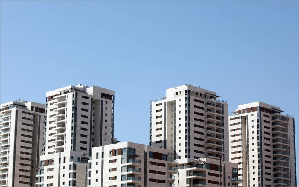 רכישת דירה מקבלן: האם יש צורך בעורך דין מטעם הקונה?