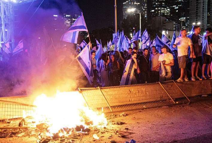 הזכות להפגין – המחאה נגד הרפורמה המשפטית בישראל