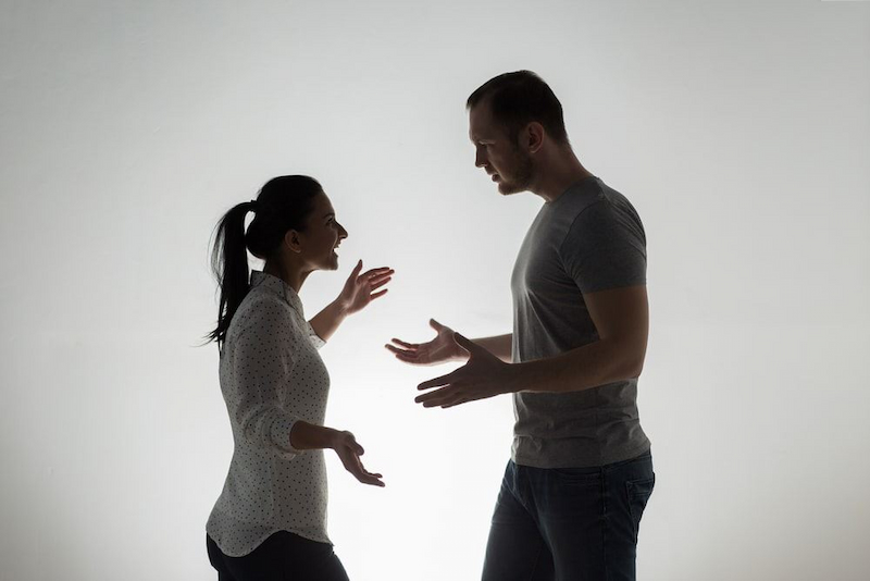 האם כדאי להגיש תביעת גירושין? שיקולי כדאיות בניהול הליכי גירושין