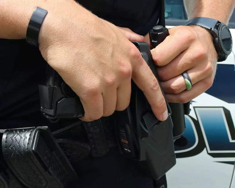 נשק קטלני: נפגעת משימוש בטייזר על ידי המשטרה? כיצד תפעל?(1)