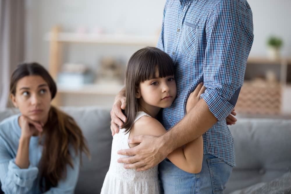 גר עם אשתך בזמן הליך הגירושין? ייתכן שלא תחויב במזונות