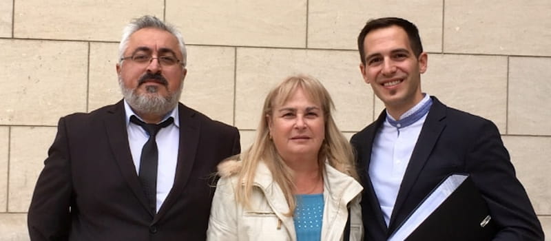 עוה"ד עם הלקוחה